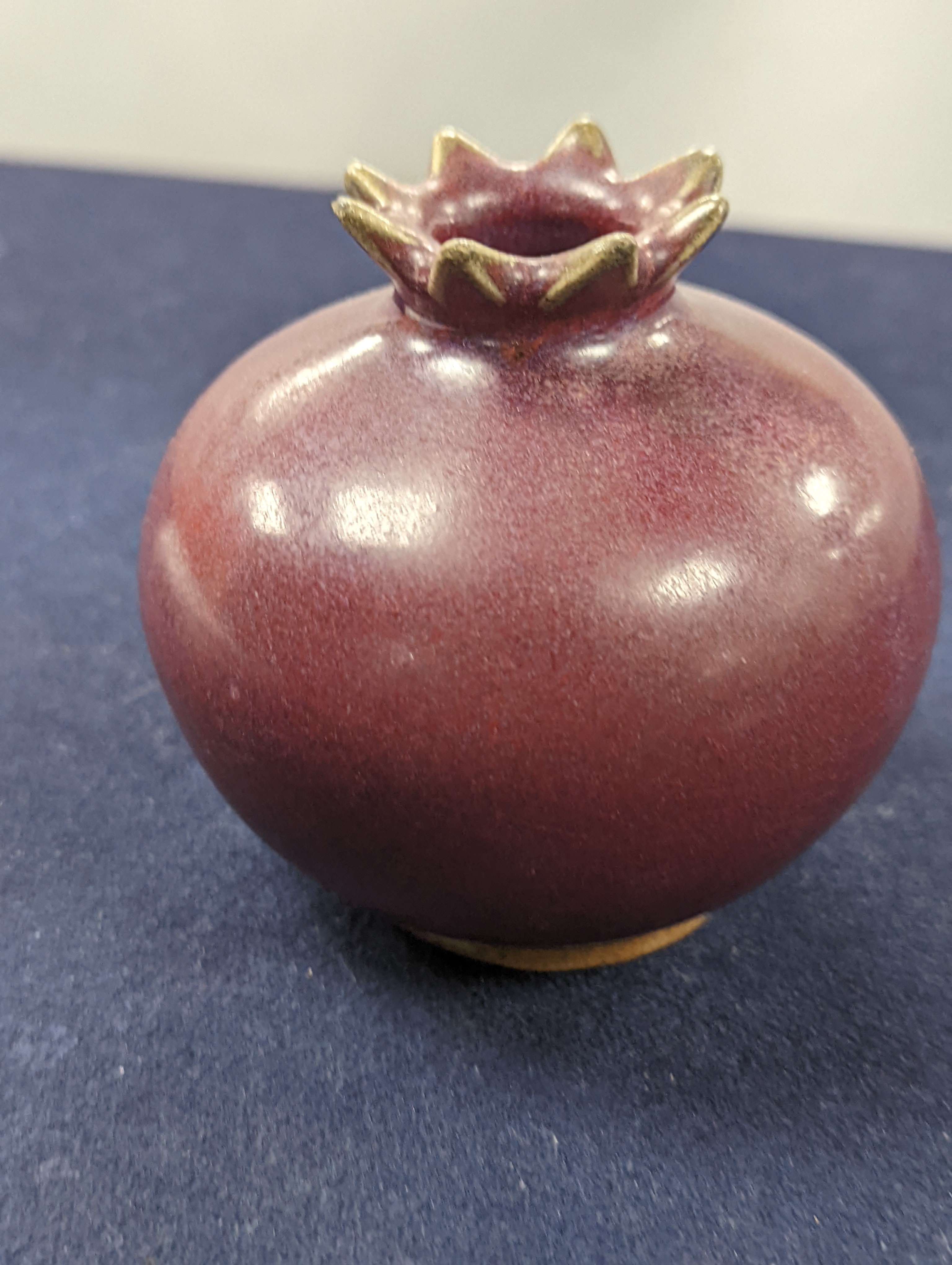 A Chinese Jun type pomegranate shaped vase, Qing dynasty 8cm